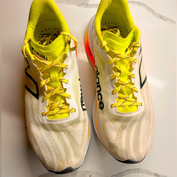 New Balance Fuel Cell Supercomp V2 - Picture 2 of 9